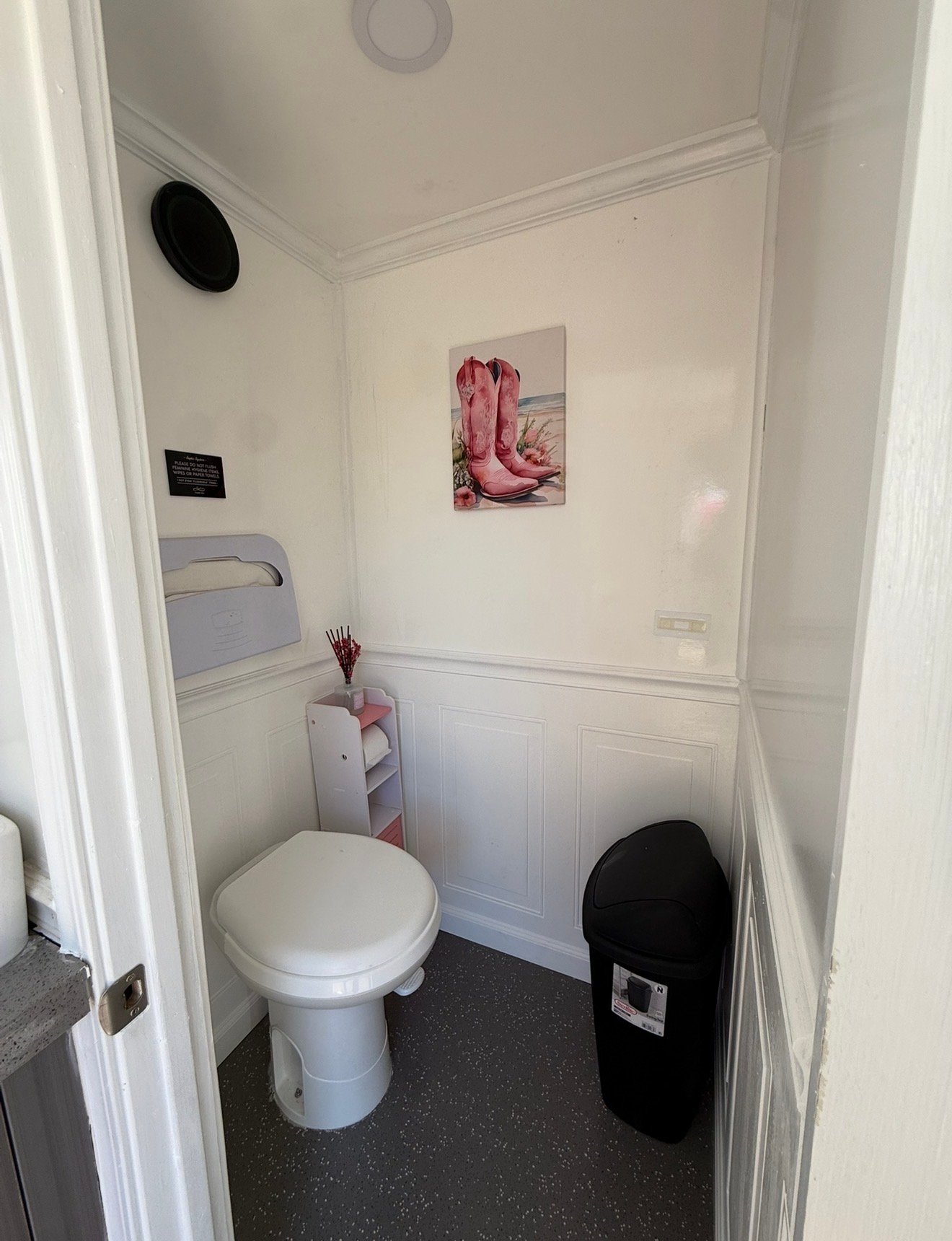 Classic Trailer - Women's Stall Interior
